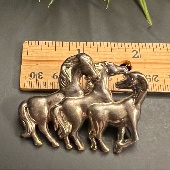 2 in 1 Vintage Three Horse Silver Tone Brooch Pin Pendant - Picture 4 of 5